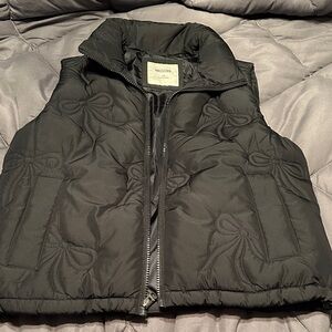 Hollister Black Quilted Bow Puffer Vest